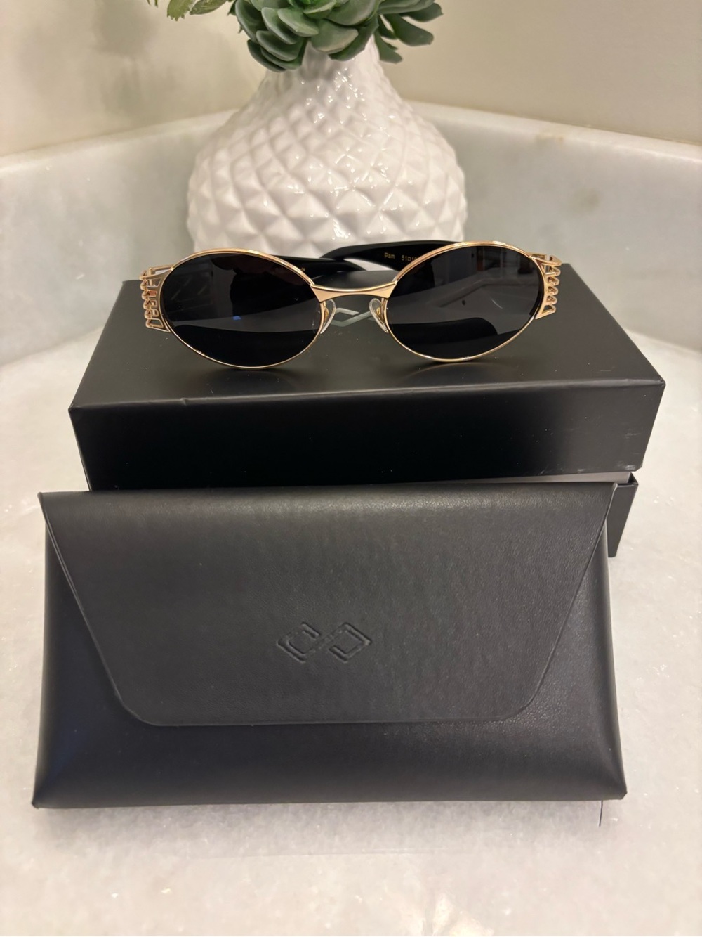 Karen Wazen gold / black Lens Sunglasses by never worn